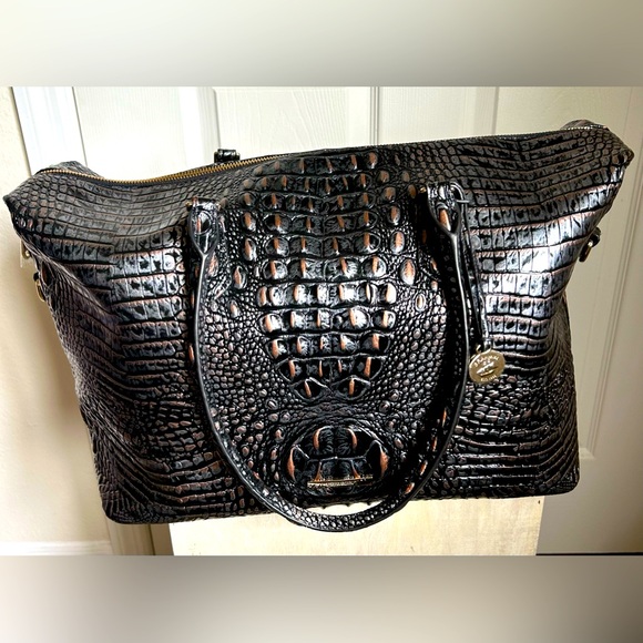 Brahmin Handbags - EUC Brahmin LEATHER Croc-Embossed  CarryAll weekender bag in Dusk Melbourne